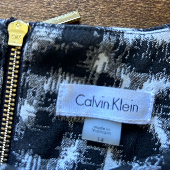Calvin Klein women’s dress, black with abstract pattern.  Sz 14. - Picture 2 of 6